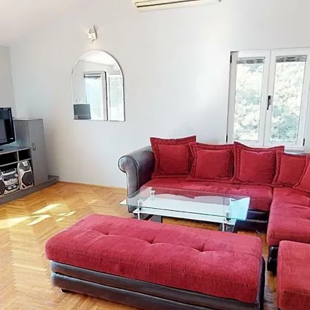 Apartman Sa 2 Spavace Sobe I Pogledom Na More