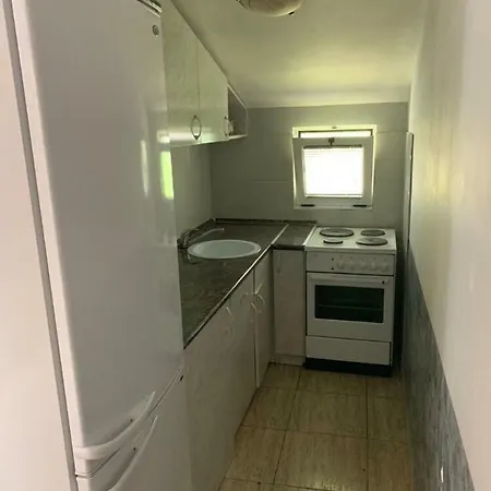 Apartman Sa 2 Spavace Sobe I Pogledom Na More Appartement Podgorica