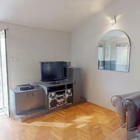 Apartman Sa 2 Spavace Sobe I Pogledom Na More