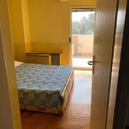 Apartman Sa 2 Spavace Sobe I Pogledom Na More بودغوريتْسا